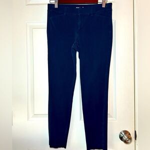 Ladies Old Navy Pixie Never Fade Size 4 Pants in Navy Blue